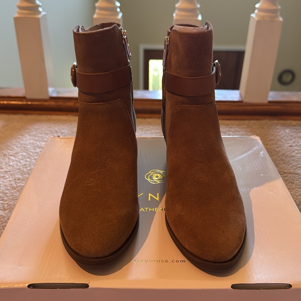 Taryn Rose “Saralita” booties, size 6, brown suede - Picture 2 of 5